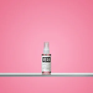Weightless hair oil infused with moringa oil to eliminate frizz, enhance shine, and lock in long-lasting moisture without weighing hair down